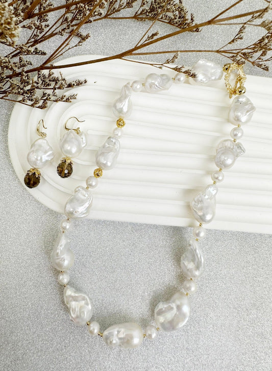 Baroque Pearls Short Necklace - Rosette & Co