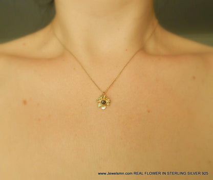 Gold Chamomile Necklace - Rosette & Co