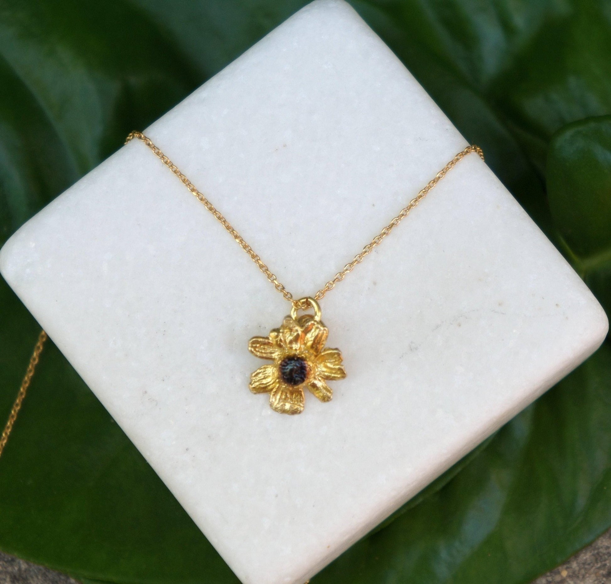 Gold Chamomile Necklace - Rosette & Co