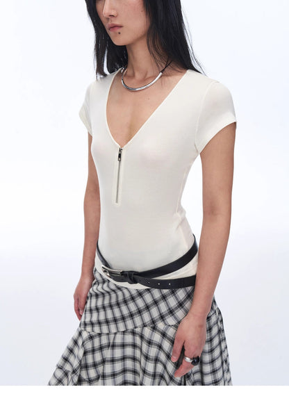 V - neck Zipper T-shirt - Rosette & Co